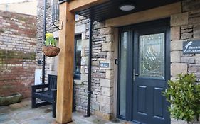 Macaw Cottages, No 4A